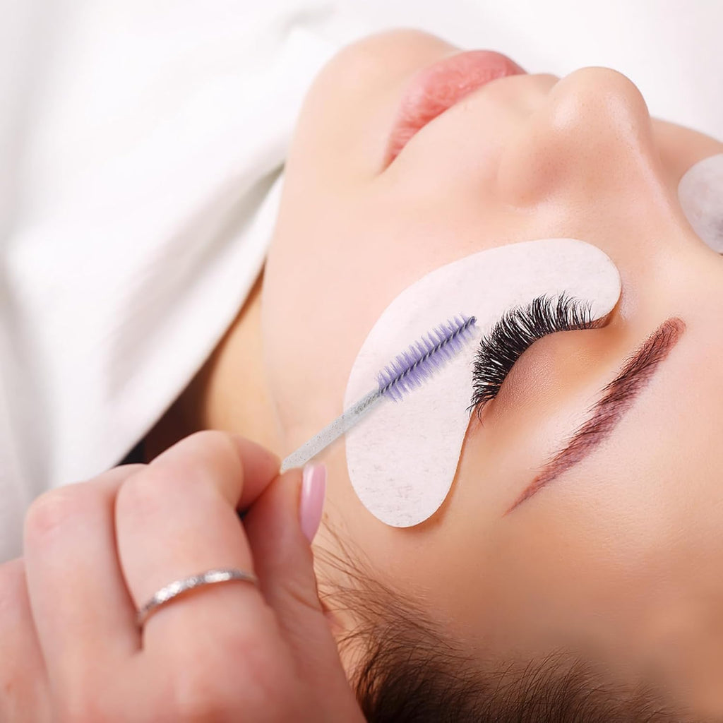 50PCS Crystal Mascara Wands, Disposable Eyelash Eyebrow Spoolie, Benable and Lightweight Eyelash Brush, Mascara Brushes for Makeup Eyelash Extensions (White+Purple)